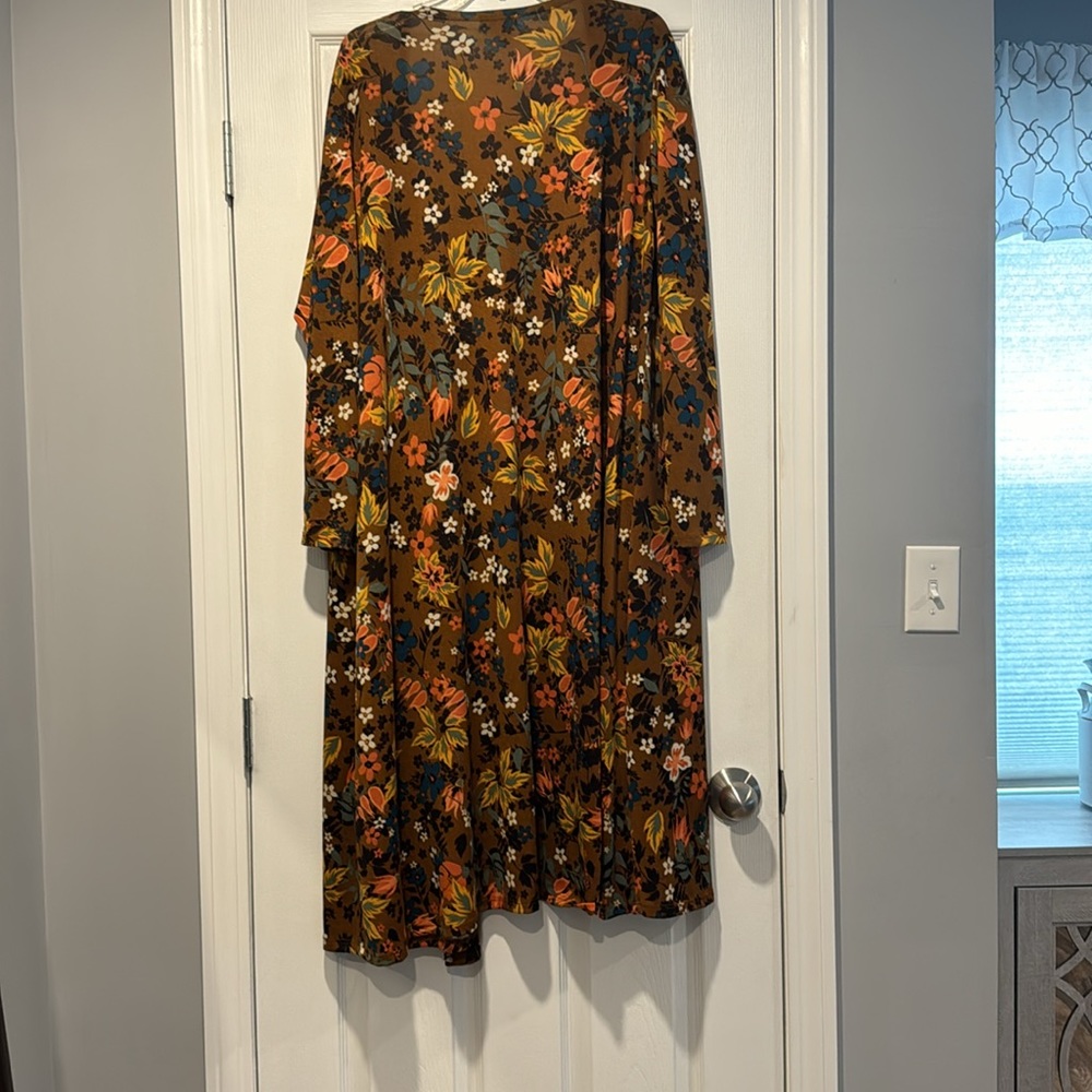 LuLaRoe floral cardigan. - Picture 2 of 4